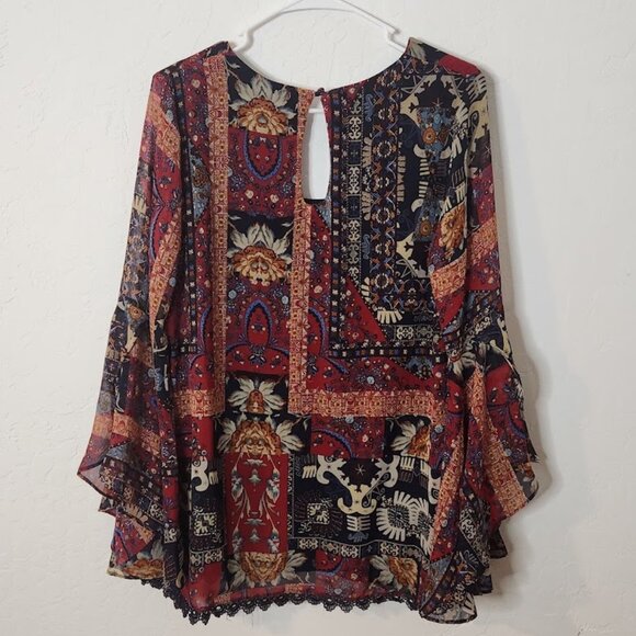 Altar'd State Woman's Blouse Size Large - Picture 5 of 5